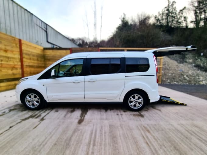 2025 Ford Grand Tourneo Connect