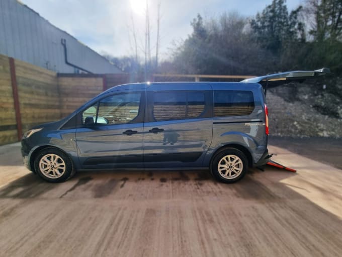 2025 Ford Grand Tourneo Connect