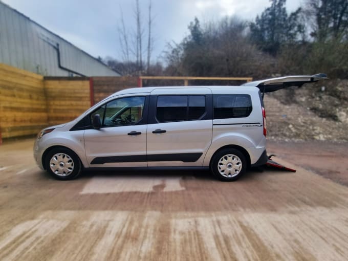 2025 Ford Grand Tourneo Connect