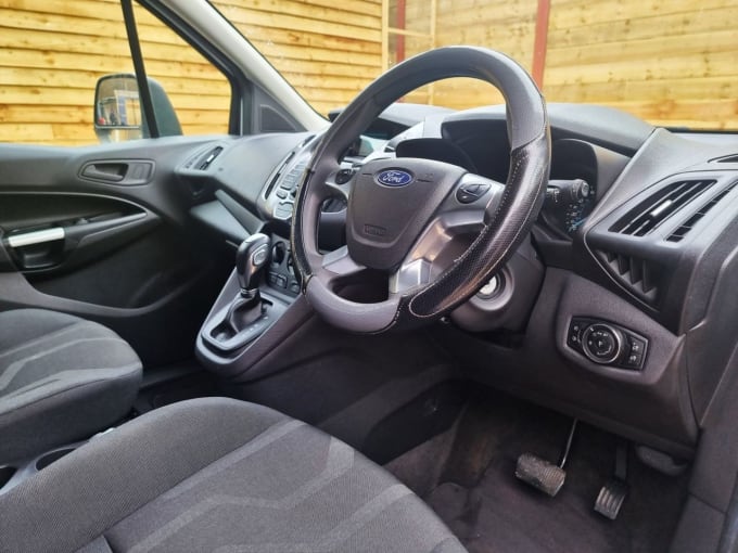 2025 Ford Grand Tourneo Connect