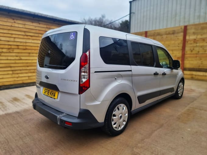 2025 Ford Grand Tourneo Connect