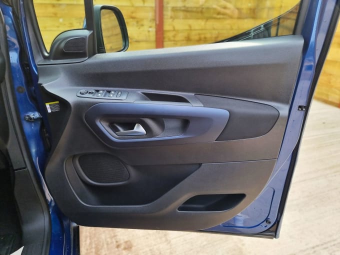 2025 Peugeot Rifter