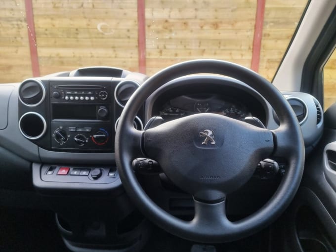 2025 Peugeot Partner Tepee