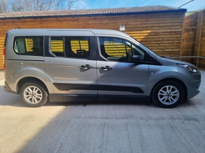 2025 Ford Grand Tourneo Connect