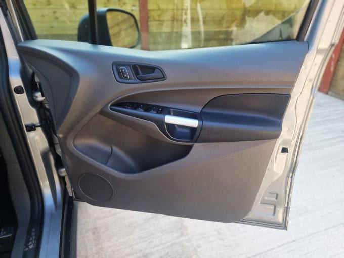 2025 Ford Grand Tourneo Connect