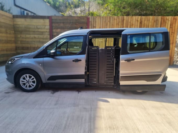 2025 Ford Grand Tourneo Connect