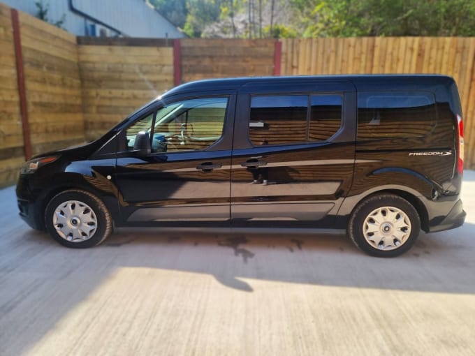 2025 Ford Grand Tourneo Connect