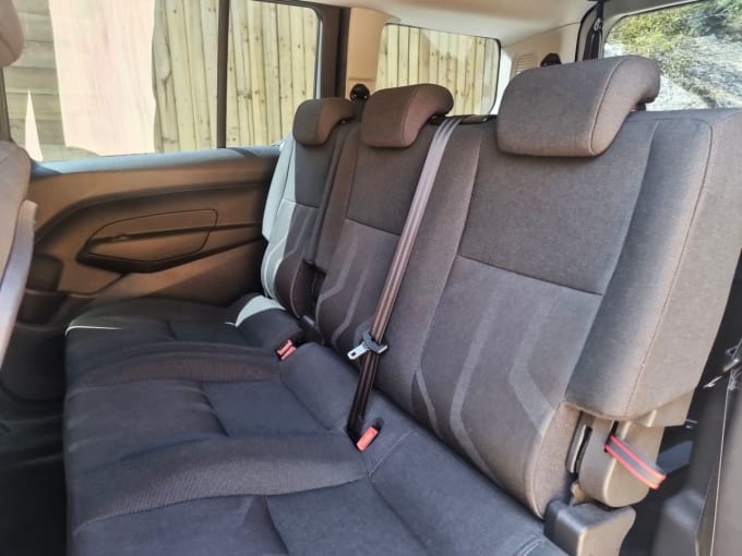 2025 Ford Grand Tourneo Connect