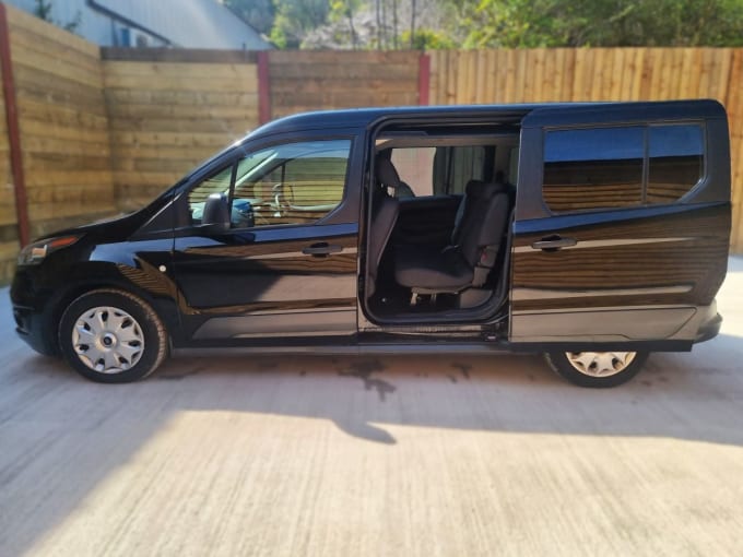 2025 Ford Grand Tourneo Connect