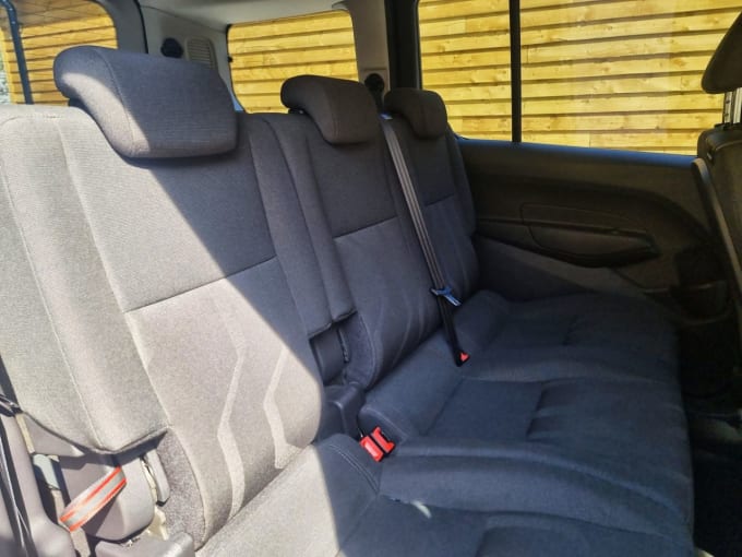 2025 Ford Grand Tourneo Connect