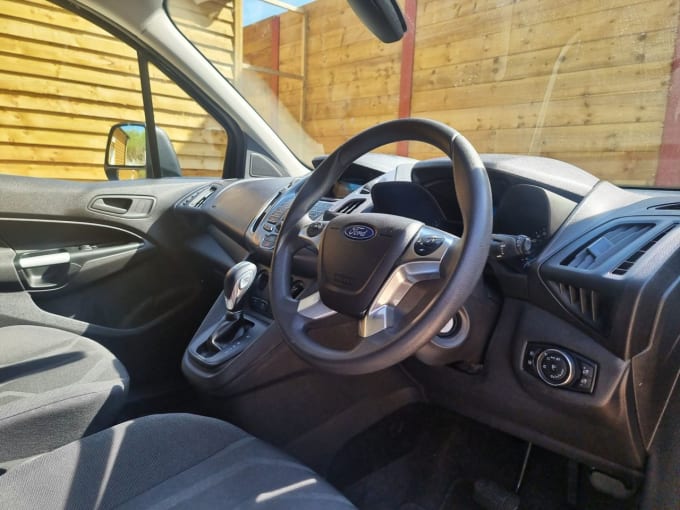 2025 Ford Grand Tourneo Connect