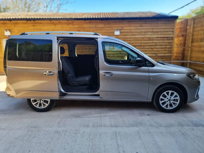 2025 Ford Grand Tourneo Connect