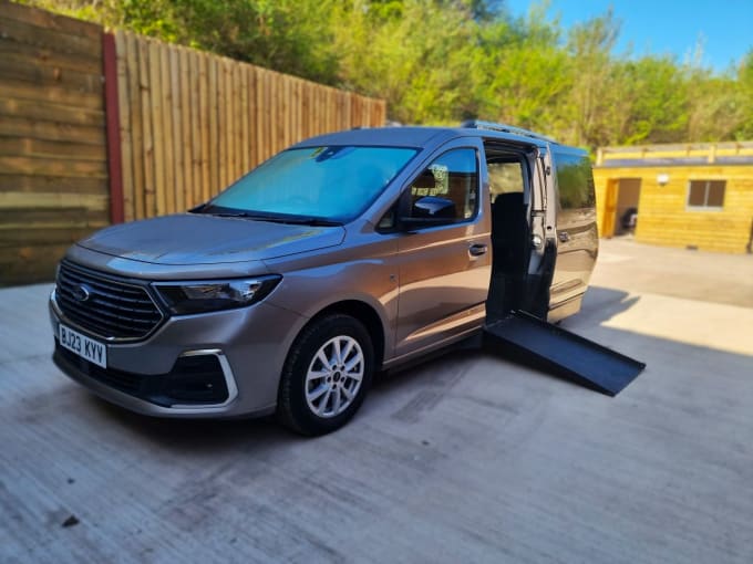 2025 Ford Grand Tourneo Connect