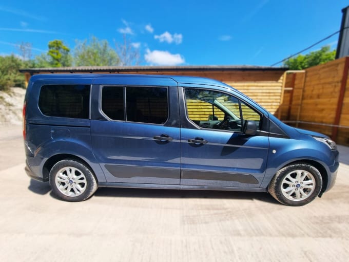 2025 Ford Grand Tourneo Connect