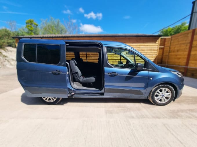 2025 Ford Grand Tourneo Connect