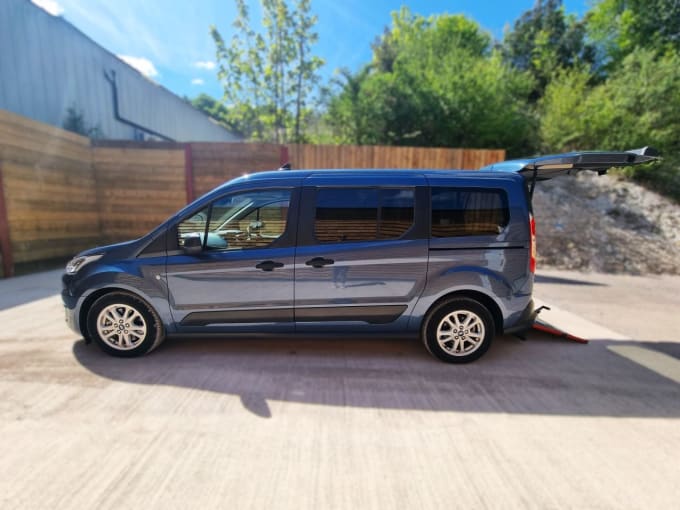 2025 Ford Grand Tourneo Connect