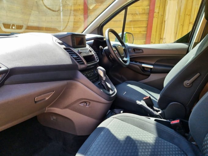 2025 Ford Grand Tourneo Connect