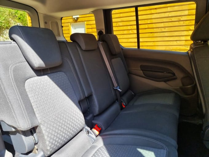 2025 Ford Grand Tourneo Connect