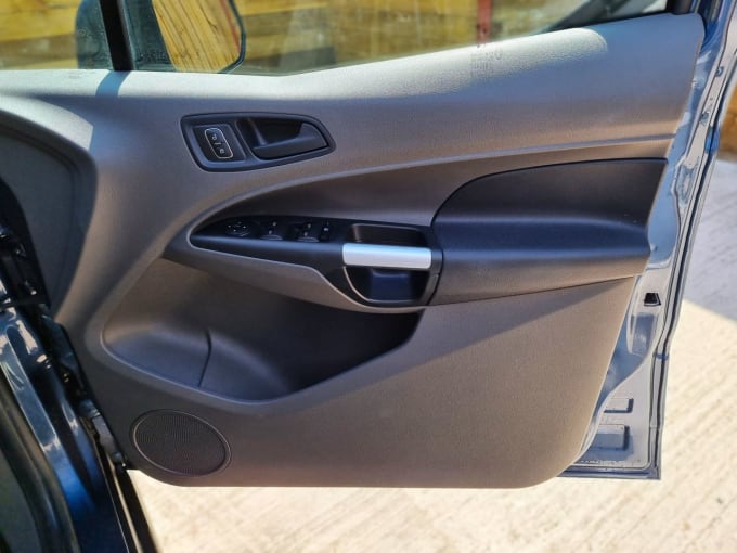 2025 Ford Grand Tourneo Connect