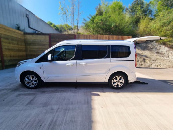 2025 Ford Grand Tourneo Connect