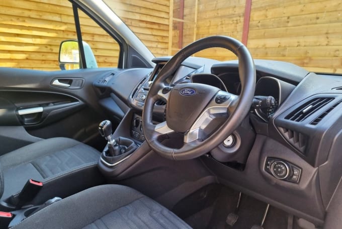 2025 Ford Grand Tourneo Connect