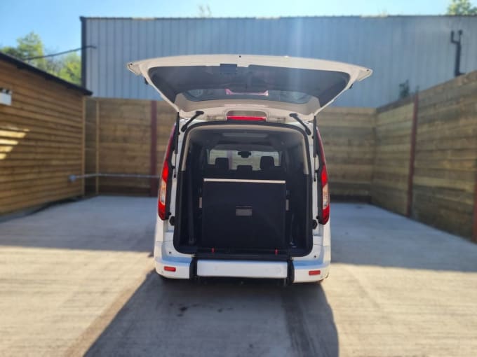 2025 Ford Grand Tourneo Connect