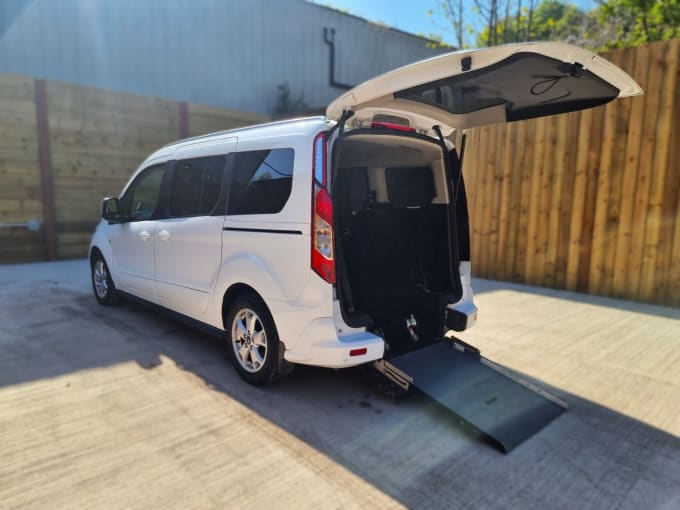 2025 Ford Grand Tourneo Connect