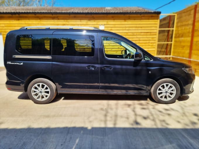 2025 Ford Grand Tourneo Connect