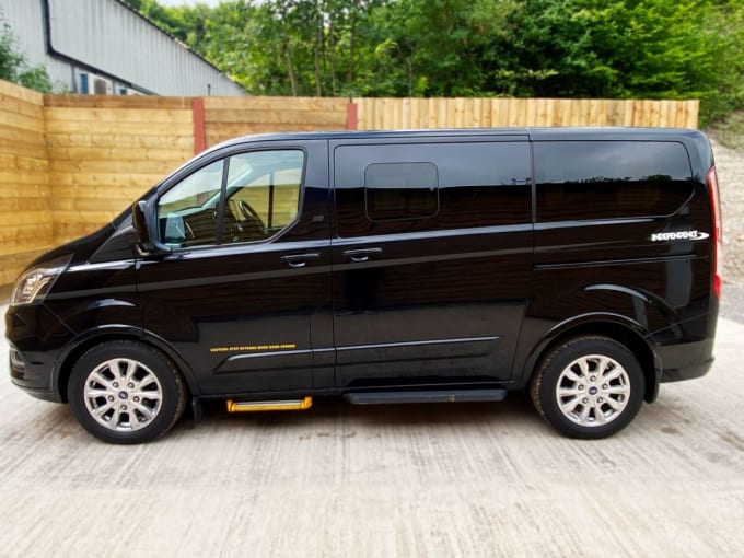 2025 Ford Tourneo Custom