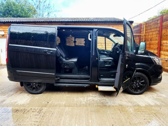 2025 Ford Tourneo Custom