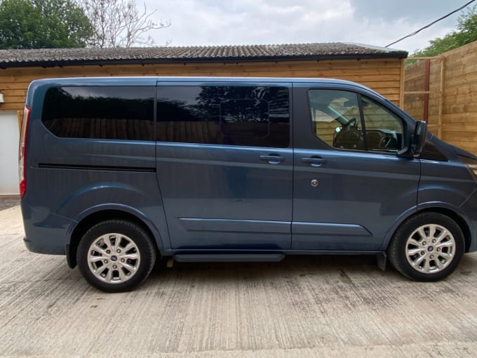 2025 Ford Tourneo Custom