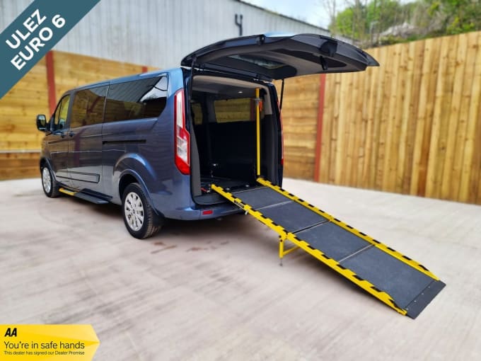 2025 Ford Tourneo Custom