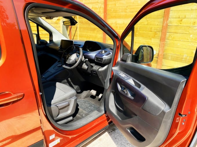 2025 Peugeot Rifter
