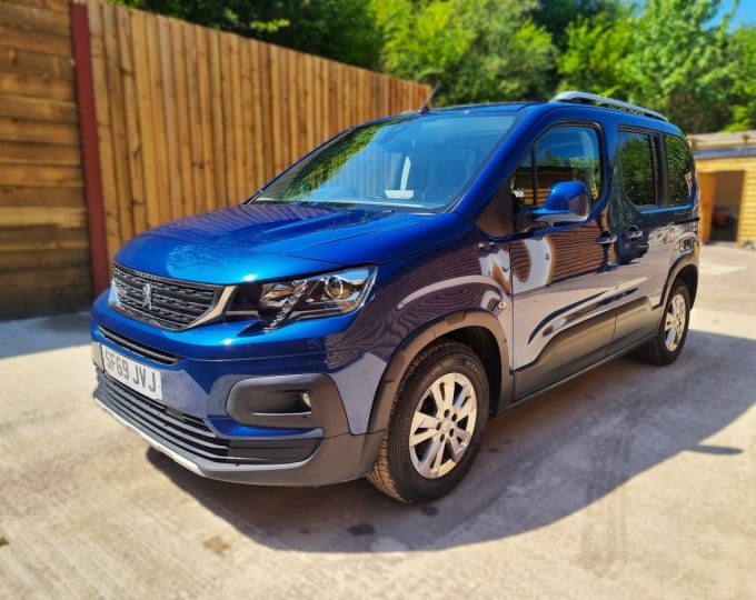 2025 Peugeot Rifter