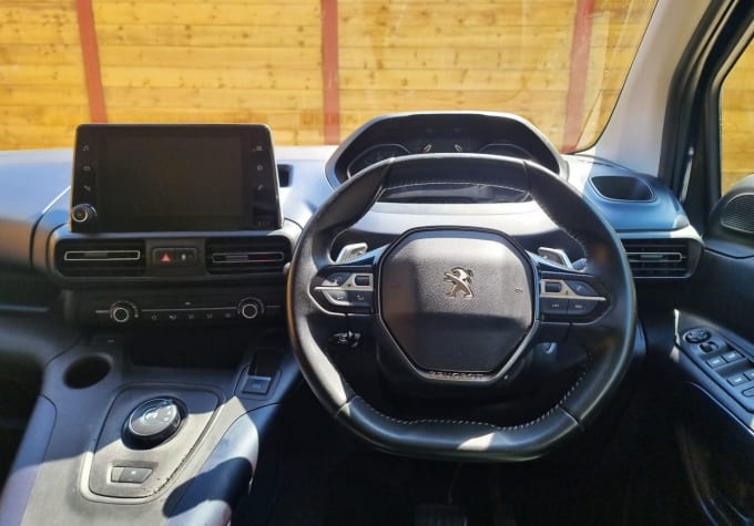 2025 Peugeot Rifter