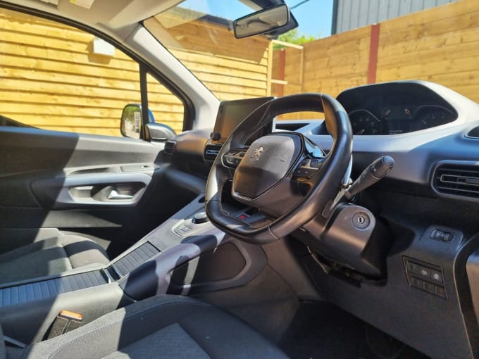 2025 Peugeot Rifter
