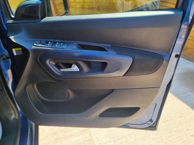2025 Peugeot Rifter