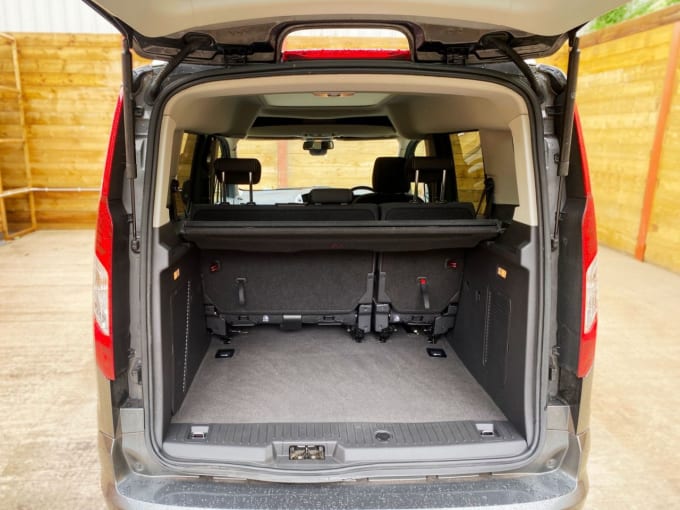 2025 Ford Tourneo Connect