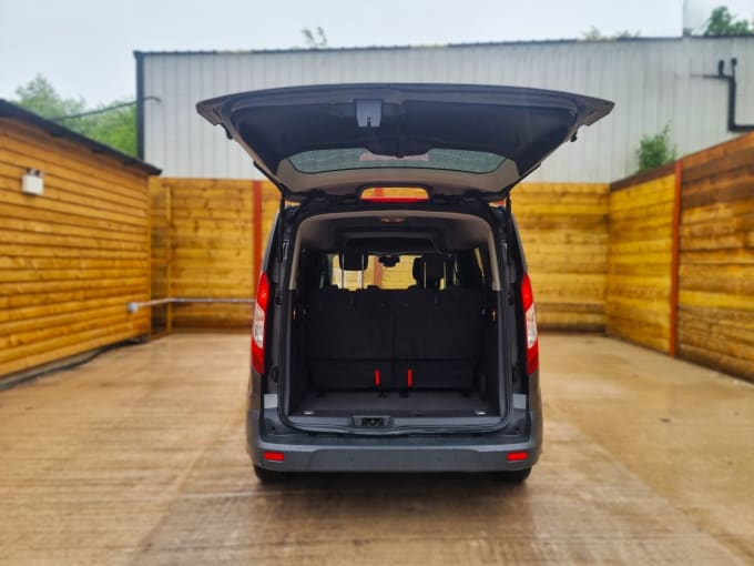 2025 Ford Grand Tourneo Connect