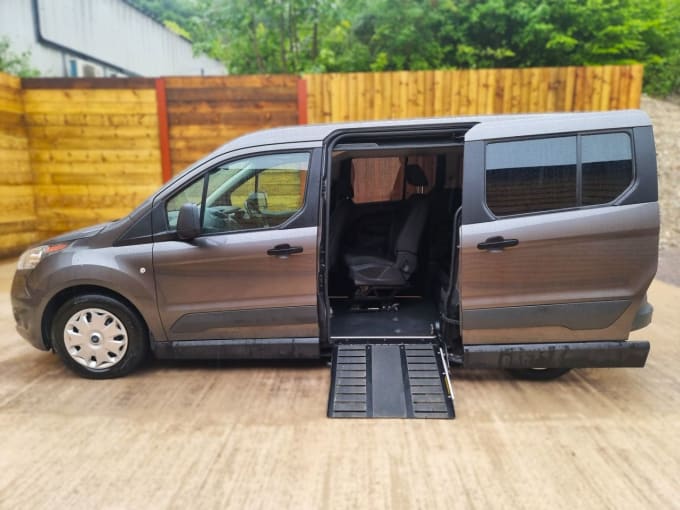 2025 Ford Grand Tourneo Connect