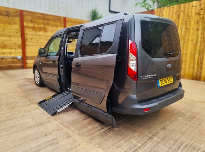 2025 Ford Grand Tourneo Connect