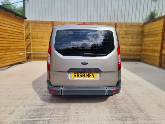 2025 Ford Grand Tourneo Connect