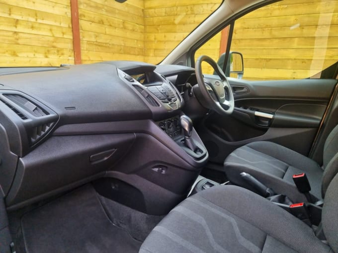 2025 Ford Grand Tourneo Connect