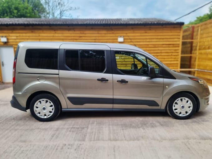 2025 Ford Grand Tourneo Connect