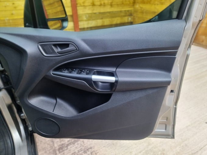 2025 Ford Grand Tourneo Connect