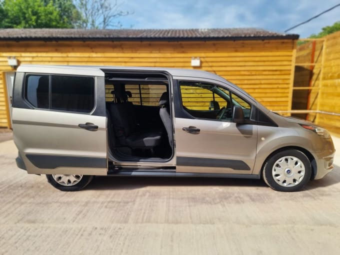 2025 Ford Grand Tourneo Connect