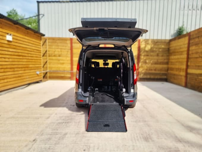 2025 Ford Grand Tourneo Connect