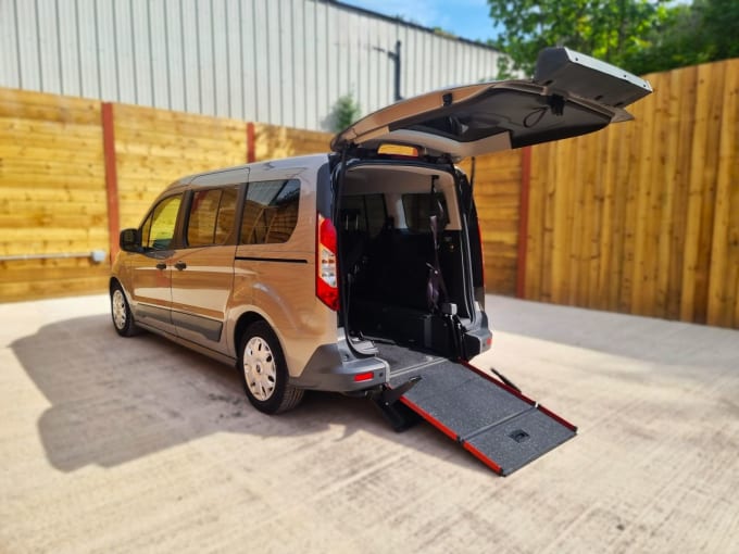 2025 Ford Grand Tourneo Connect
