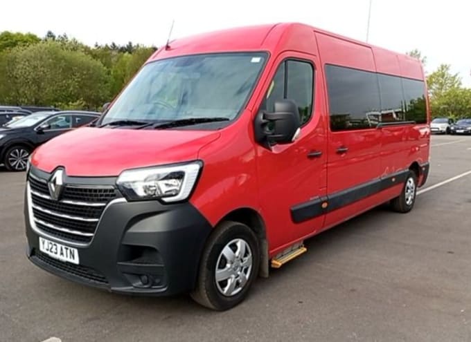 2025 Renault Master