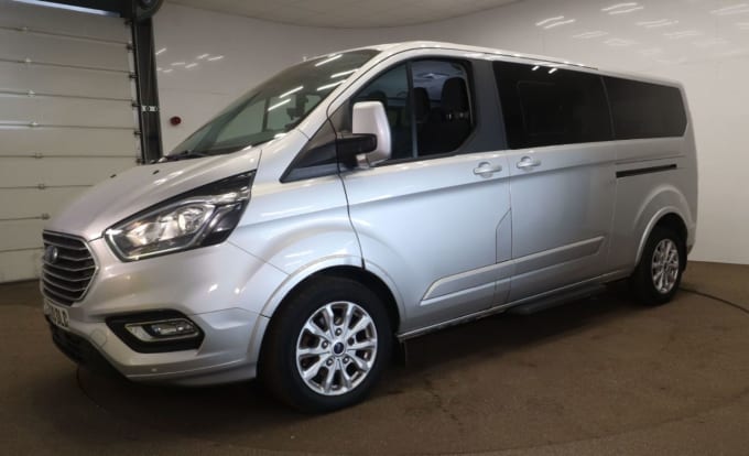 2025 Ford Tourneo Custom